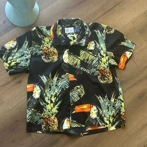 Hurley Shirt ! Large !